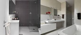 Si los azulejos de tu baño se han mantenido en buen estado pero quieres cambiar su aspecto, puedes pintarlos. Resina Al Agua Para Renovar Los Azulejos De Alta Resistencia