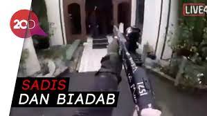 More than 40 people lost their lives after the attack on friday prayers. Detik Detik Penembakan Brutal Di Masjid Selandia Baru