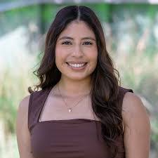 Janet Bonilla's Instagram, Twitter & Facebook