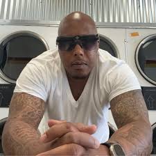 Deandre Mccray updated his profile picture.