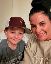 Tanya Kirkpatrick's Instagram, Twitter & Facebook