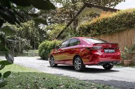 The 6th generation city that debuted in the international market in 2014 and got replaced by the next 7th gen last year, in 2020, is now coming to pakistan. Honda City Rs Review Pricey Point Of Entry Torque