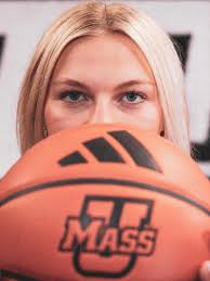 Wishing Taylor Derkack a happy birthday! 🎉 #Flagship🚩