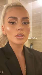 Ally Welsh (itsallywelsh)