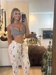 CanadianMILFs Spotlight 2025: Fallon Love - Canadianmilfs.ca