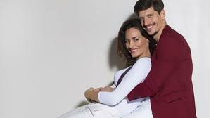 Görög zita és családja új házba költözött. Megszuletett Gorog Zita Gyereke Kulonos Nevet Kapott Nlc