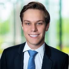 Michelle Morneau's Instagram, Twitter & Facebook