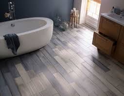 De fabrication artisanale, ce meuble de rangement allie le cachet du fait main, la fonctionnalité et un design résolument moderne pour votre salle de bain. Parquet Salle De Bain Nos Idees Conseils Photos Et Inspirations