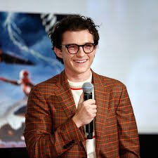 No way home moment with andrew garfield, tobey maguire on set. Tom Holland Says If He S Spider Man At 30 I Ve Done Something Wrong Polygon