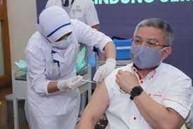 Menteri kesihatan, datuk seri dr. Dr Adham Baba Fotos Facebook
