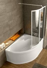En toplax résistant, cette baignoire blanche asymétrique au style épuré offre une zone de bain spacieuse. Baignoire Rosa I Ravak A S
