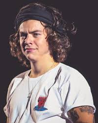 Harry styles live harry styles pictures harry edward styles rebecca ferguson simon cowell nicole scherzinger louis tomlinson. Rare Hq Harry Pics On Twitter Harry Styles Photos Harry Styles Pictures Harry Styles