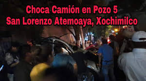 En la mano con sentido a santa fe un automóvil peugeot 207 intentó sobrepasar a un camión, por causas que se tratan de establecer se rozaron y el automóvil comenzó a dar varios tumbos. Accidente En Pozo 5 San Lorenzo Atemoaya Xochimilco Youtube
