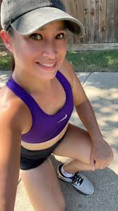 Day 6️⃣2️⃣4️⃣ running streak before work. Chilly today! Getting it done.  'This is tough but so am I' and I'm not talking about the miles.... 👩‍🏫  Happy hump day all! 😊🏃‍♀️👟