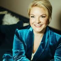 Tina Wellman's Instagram, Twitter & Facebook