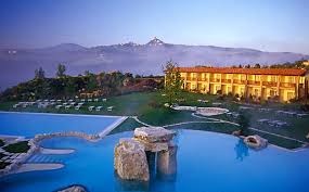 La tariffa include il wifi, uno spuntino pomeridiano al bar e l'accesso alle piscine, alle saune e alla palestra. Adler Thermae San Quirico D Orcia E 102 Hotel Selezionati Nei Dintorni