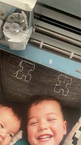 Trying to make a photo puzzle… Edit: I've stupidly realised I don't own a  deep cut blade, I thought mine was. Off to the shops. Will it stop the  fraying edges? Stuck