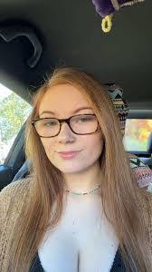 Lydia Farley's Instagram, Twitter & Facebook