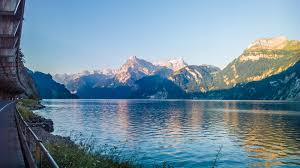 (archive image) at 7:20 p.m., the monitoring instruments detected movements in the terrain in the gumpisch area, which subsequently led to stones being hit in the protective nets above axenstrasse, according to the uri canton police. Axenstrasse 03