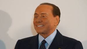 Der frühere italienische regierungschef verbrachte erneut eine nacht in einer klinik. Berlusconi Verlasst Langjahrige Freundin Fur Eine Jungere Fm1today