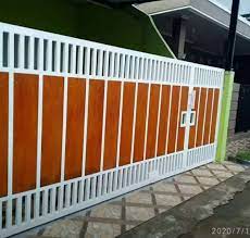 Saat ini teknologi material bangunan sangat maju dan berkembang. Pagar Minimalis Papan Grc Hollo Putih Konstruksi Dan Taman 530823035