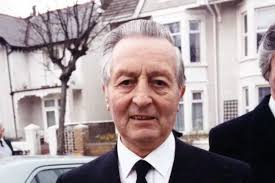 Hundreds pay tribute at funeral of the man behind the iconic Peter's Pie