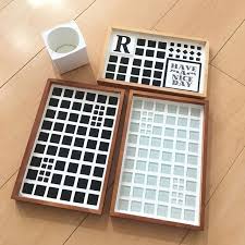 休みの日に作ってみたタイルトレーってやつ セメント余ったのもったいなくて 牛乳パック に入れて 紙コップ 入れてみた 使い道は未定 朝マステはがしてキレイに拭いて完成 diy タイルトレー ガラスタイル タイル イニシャル 目地材 と思いき glass