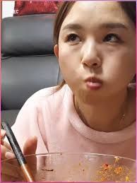 Add noodles to Tteokbokki! ☆ Super simple Pizza(？).... right？ 🤣 #hamzy  #asmr #mukbang #eating #mukbangshow 📷 📷