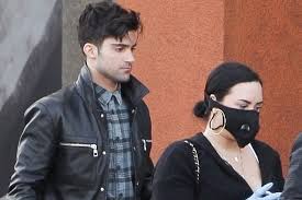 Is demi lovato dating someone at the moment? Demi Lovato Steps Out With Her New Boyfriend And More Star Snaps Page Six
