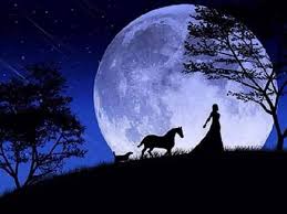 Luna plina este faza lunara care apare atunci cand luna vazuta de pe pamant apare complet luminata de soare. Luna PlinÄƒ Ce Credeau Vechile CivilizaÈ›ii Despre Luna PlinÄƒ