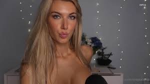 Sabrina Vaz - ASMR Wet Mouth Kisses  High Sensitivity (OnlyFans)