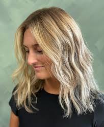 Alex Cooper's Hair as everyone's blonde fall inspo 🤝🏻 Me  #pittsburghhairstylist #pittsburghhairsalon #livedinblonde