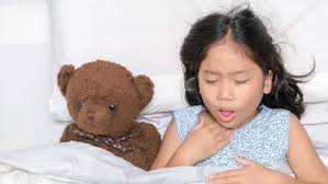 Sesak nafas sering kali membuat anak tidak dapat bernafas dengan lega dan tak berdaya. Pertolongan Pertama Anak Sesak Napas Bunda Perlu Tahu