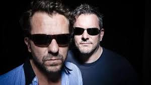 Magnus au pays des néons qui se meurent