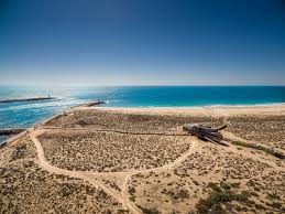 Praia da ilha deserta is a beach in faro. Animaris Ilha Deserta é¢†è‹±