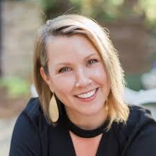 Dina Scott's Instagram, Twitter & Facebook