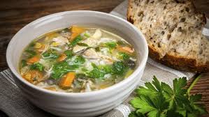 Setelah ayam hampir masak, masukkan batang saderi. Alasan Sup Ayam Jadi Makanan Paling Dicari Saat Flu
