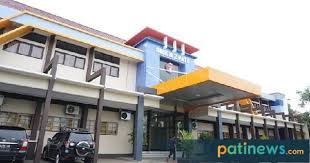 Smk negeri 1 pati berdiri pada tahun 1966, berada diatas luas tanah 11.000 , dan luas bangunan smk negeri 1 pati sekitar 4.475 , smk negeri 1 pati mempunyai 3 penjurusan yaitu akuntansi, administrasi perkantoran dan penjualan. Buka Enam Kompetensi Keahlian Smkn 2 Pati Bakal Tampung 648 Siswa Baru