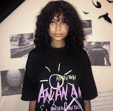 Those with wavy hair envy the ease of straight hair, whilst a wave adds character that all those with straight locks want. Pinterest Sheridamn Black Wavy Hair Curly Hair Styles Black Curly Hair