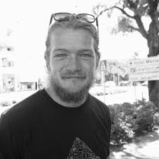 Aaron Bielenberg🎼🎹🎻📟🧮📈📉📊🗺️🏉 (@Amfoxenberg)