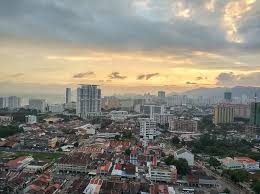 Arif salah satu warga mengeluhkan lingkungan perumahannya menjadi jalur alternative yang dilalui oleh pengendara untuk menghindari jalur ganjil genap. Why Penang Is A Special Place For Me