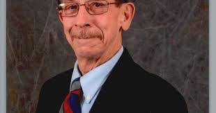 Kevin Weekley's Instagram, Twitter & Facebook