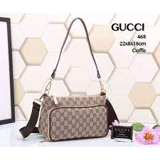 Tas merk victoria beckham original ini tergolong model tas wanita merek terkenal yang premium model tas burberry ransel dan model tas burberry selempang original ini merupakan produksi contoh model tas gucci original dan harga terbaru ini merupakan tas dengan desain modern serta. Tas Selempang Gucci Terbaru Trend Tas Model 2019