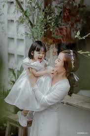 Hậu ly hôn, vợ cũ hoài lâm ngày càng gợi cảm. Vá»£ CÅ© Hoai Lam Khoe Nhan Sáº¯c áº¥n TÆ°á»£ng Ben 2 Con Gai CÆ°ng Quyáº¿t Báº£o Vá»‡ Nhoc Tá»³ TrÆ°á»›c Song Gio Háº­u Tan Vá»¡