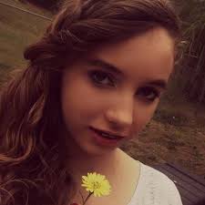 Alyssa Farney's Instagram, Twitter & Facebook