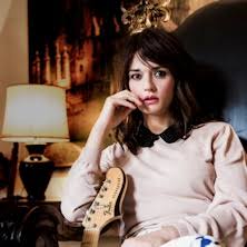 Nel 1995 arriva a sanremo giovani con il brano quello che sento,. Carmen Consoli Ticketone