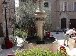 Fontaine De La Place Notre Dame Anduze Anduze Cevennes Photos