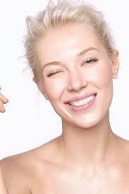 COMMERCIAL BEAUTY SHOTS