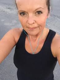 Ready, steady and GO! 😄 We're off! Sunny morning 5km 🐕‍🦺🚶‍♀️.