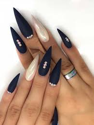 Do Know How To Choose The Best And Modern Nail Art Design We Re Here To Help You For Best Nail Arts And Na Stiletto Nails Designs Stiletto Nail Art Dark Nails